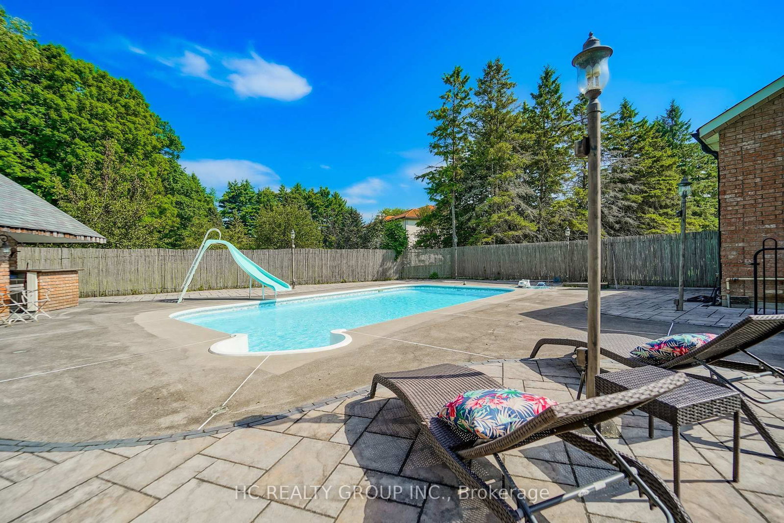 12 Bunting Court • Ajax, ON photo 8