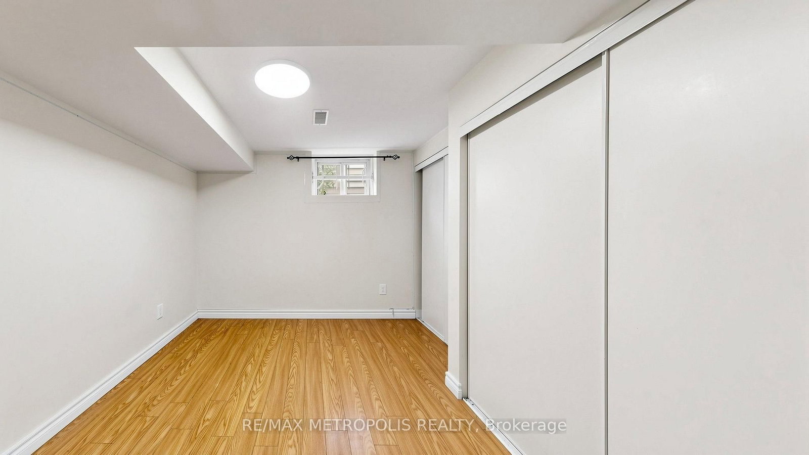 10 Davidson Avenue • Toronto, ON photo 31