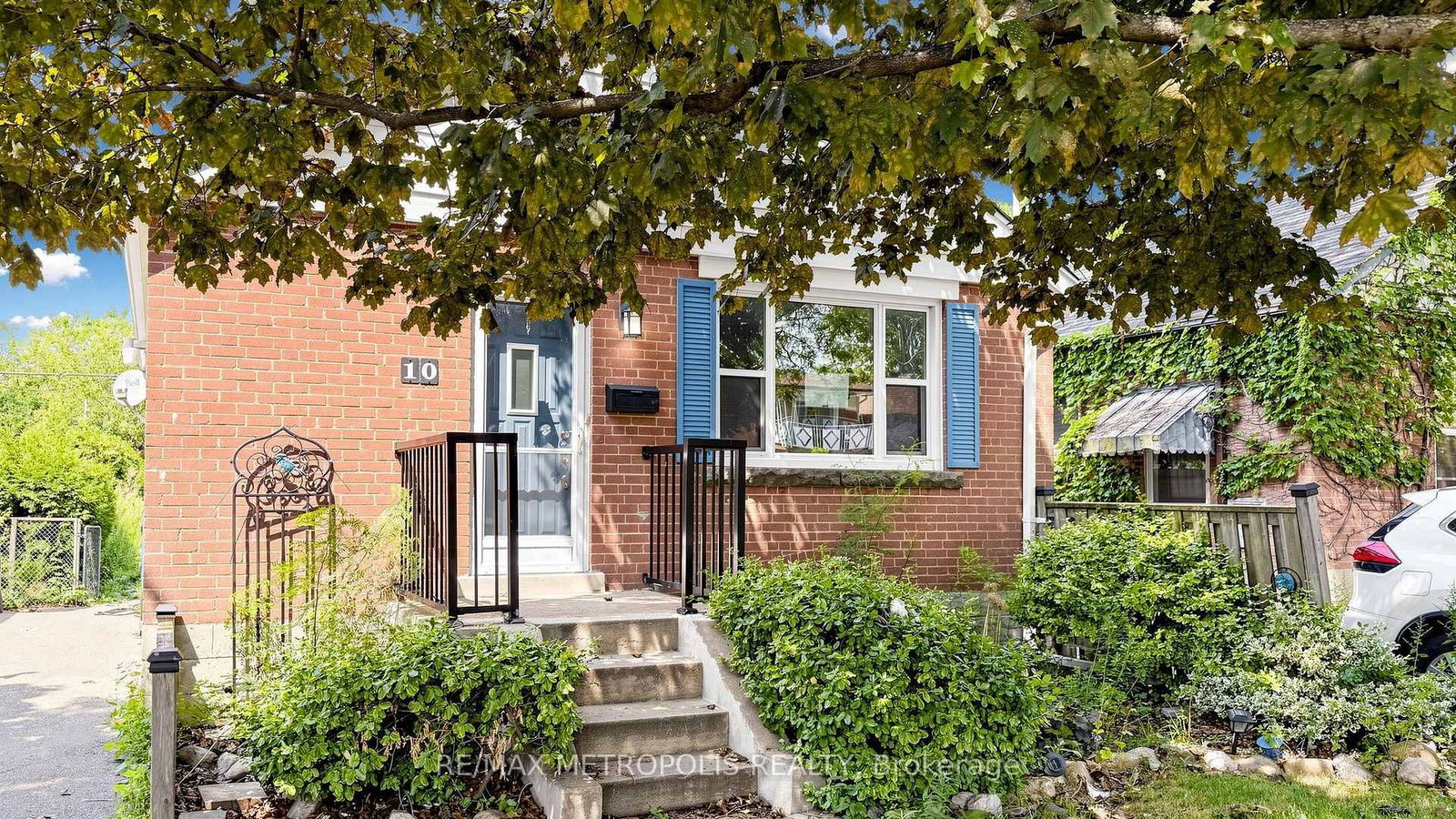 10 Davidson Avenue • Toronto, ON photo 5