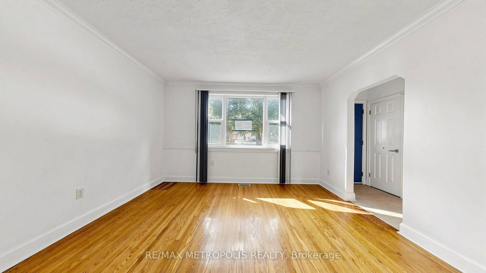 10 Davidson Avenue • Toronto, ON photo 6