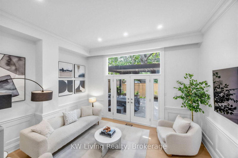 155 Woodbine Toronto,ON M4L 3P1 — Photo 10