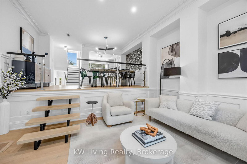 155 Woodbine Toronto,ON M4L 3P1 — Photo 13