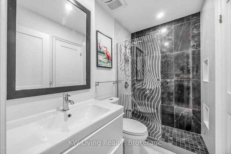 155 Woodbine Toronto,ON M4L 3P1 — Photo 21