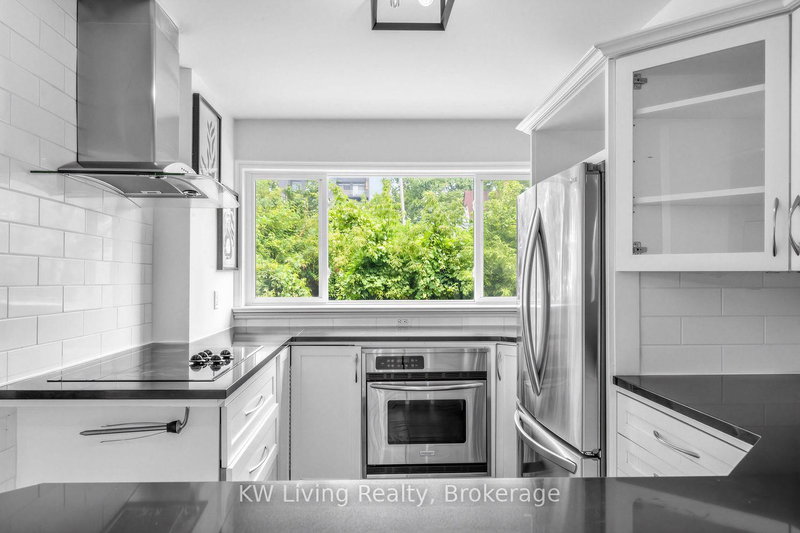 155 Woodbine Toronto,ON M4L 3P1 — Photo 8