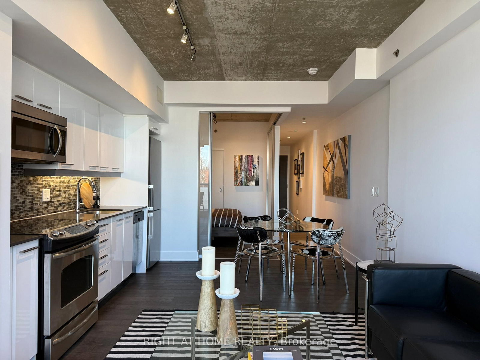630 Queen Street E • #407 • Toronto, ON photo 20