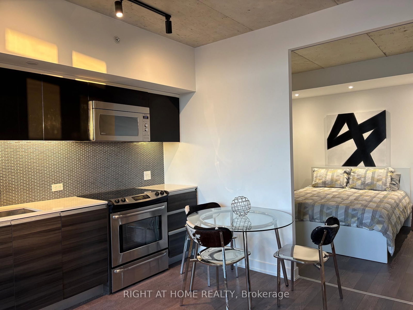 1190 Dundas Street E • #627 • Toronto, ON photo 6