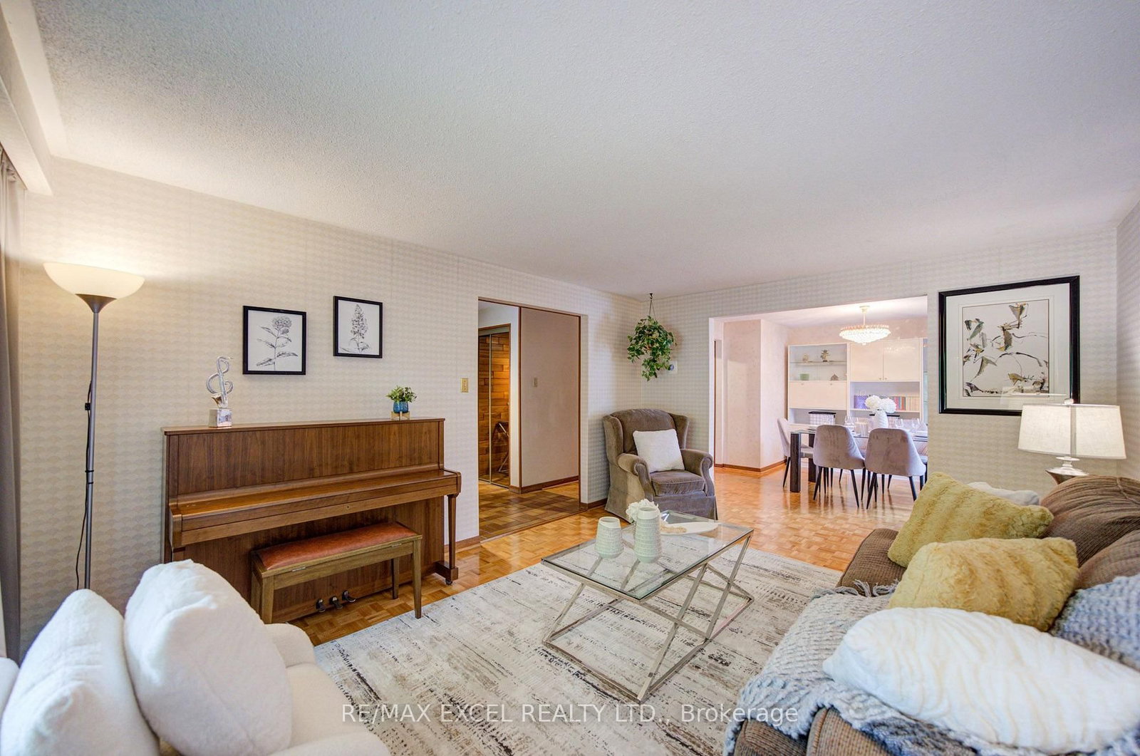 81 Amanda Drive • Toronto, ON photo 9
