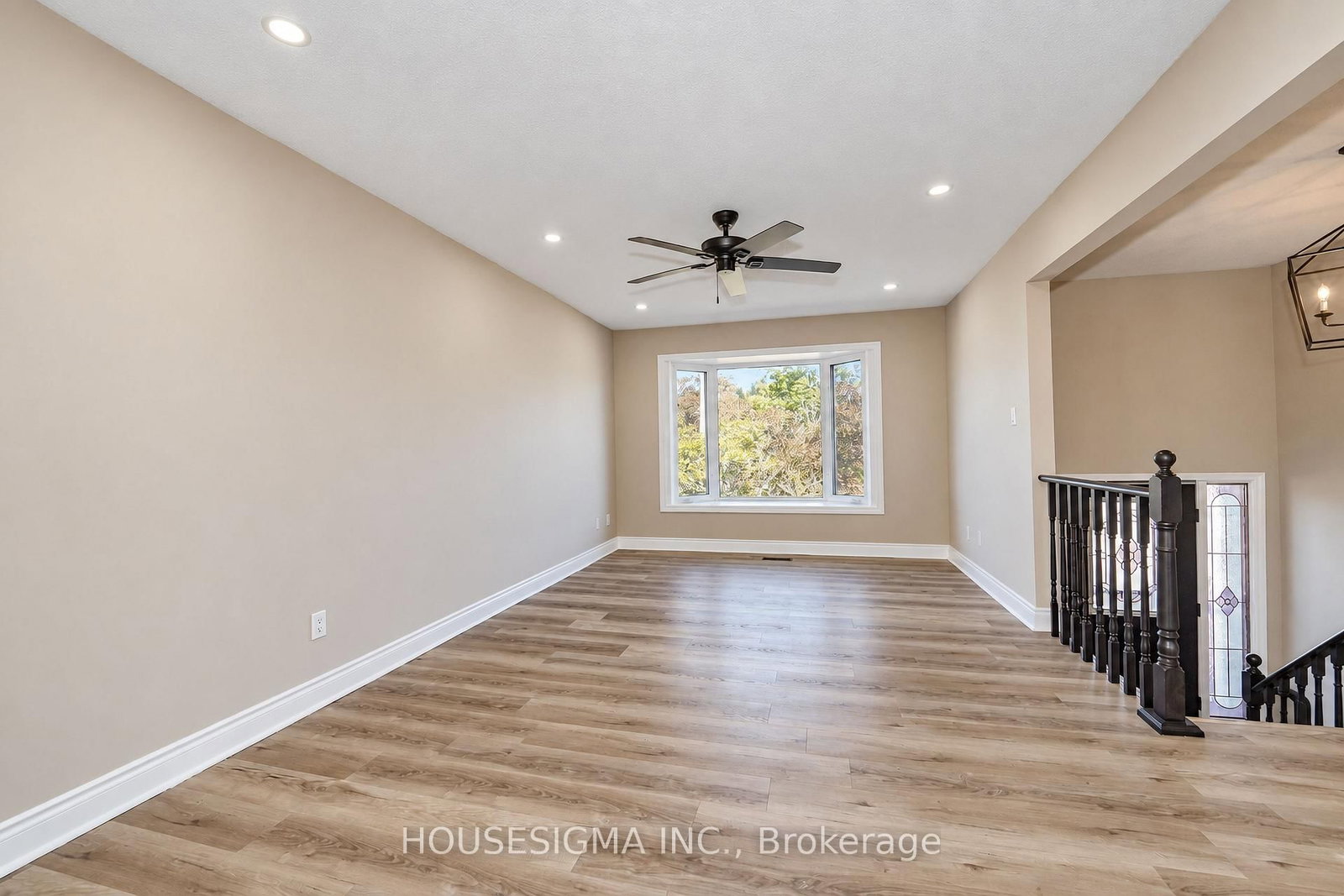 42 Cherry Blossom Crescent • Clarington, ON photo 6