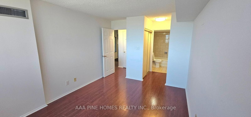 1702 - 30 Thunder Grove