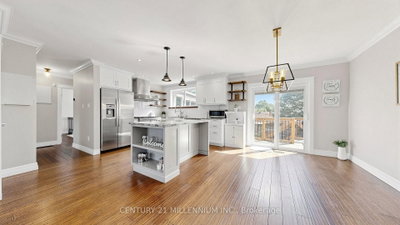 938 Greenwood Crescent • Whitby, ON photo 4