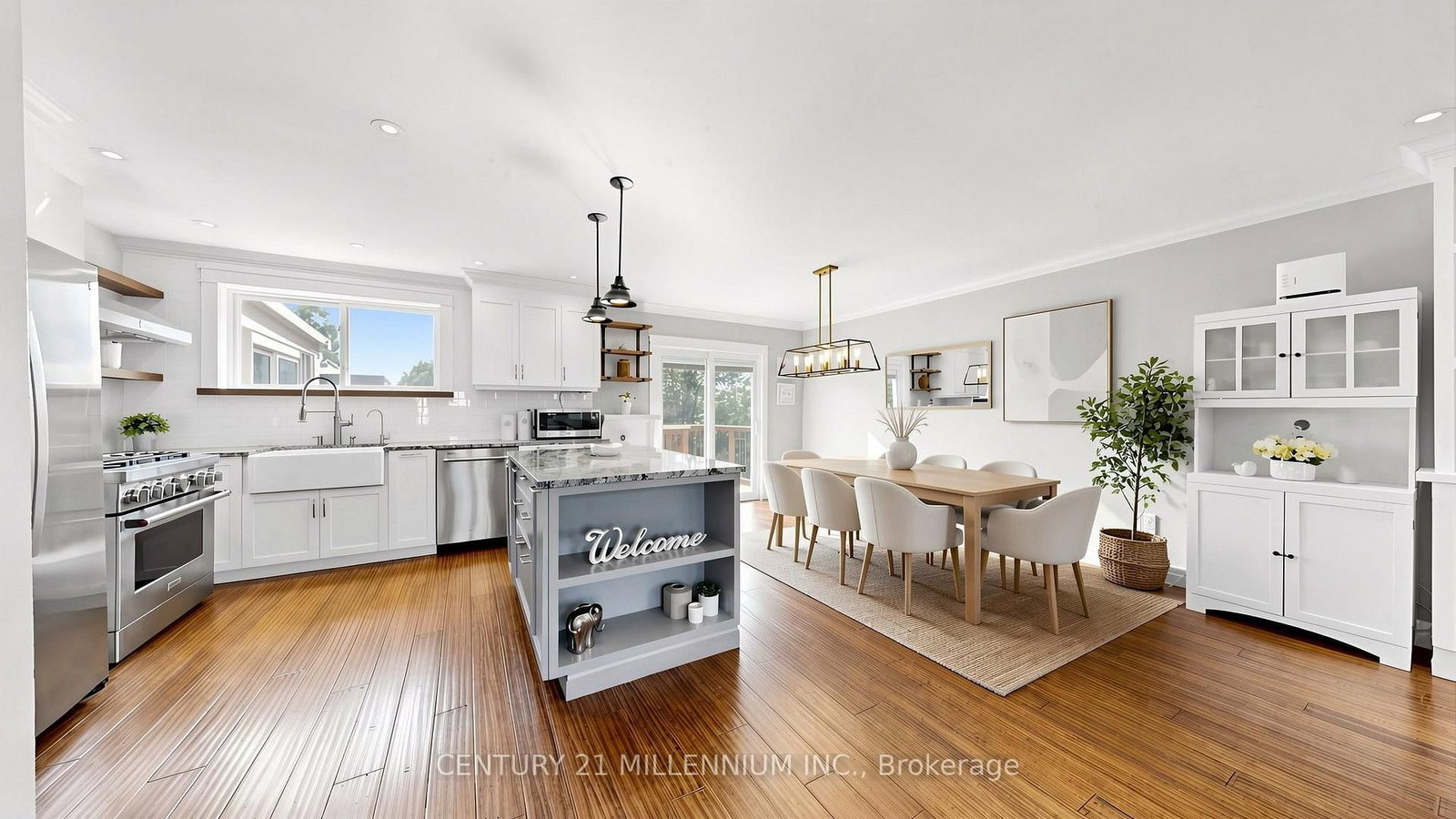 938 Greenwood Crescent • Whitby, ON photo 5