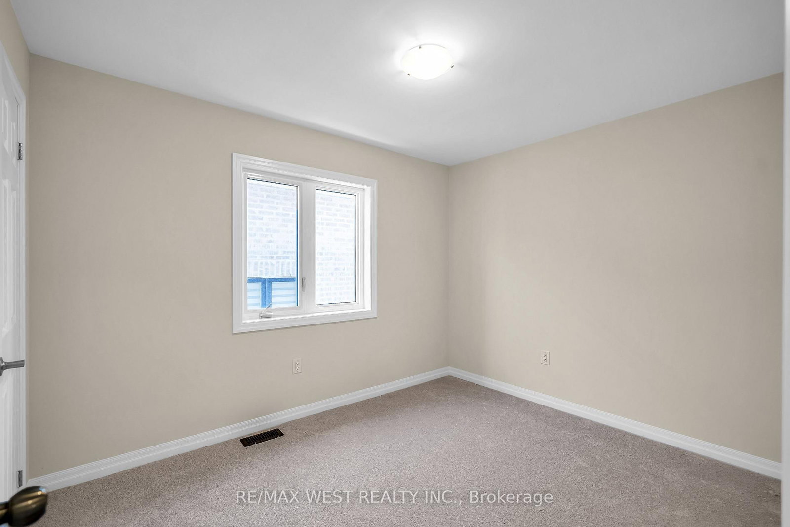 43 Ed Ewert Avenue • Clarington, ON photo 10