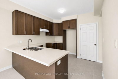 43 Ed Ewert Avenue • Clarington, ON photo 4