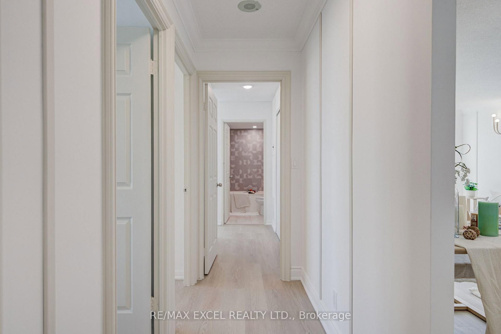 8 Lee Centre Drive • #1706 • Toronto, ON photo 22