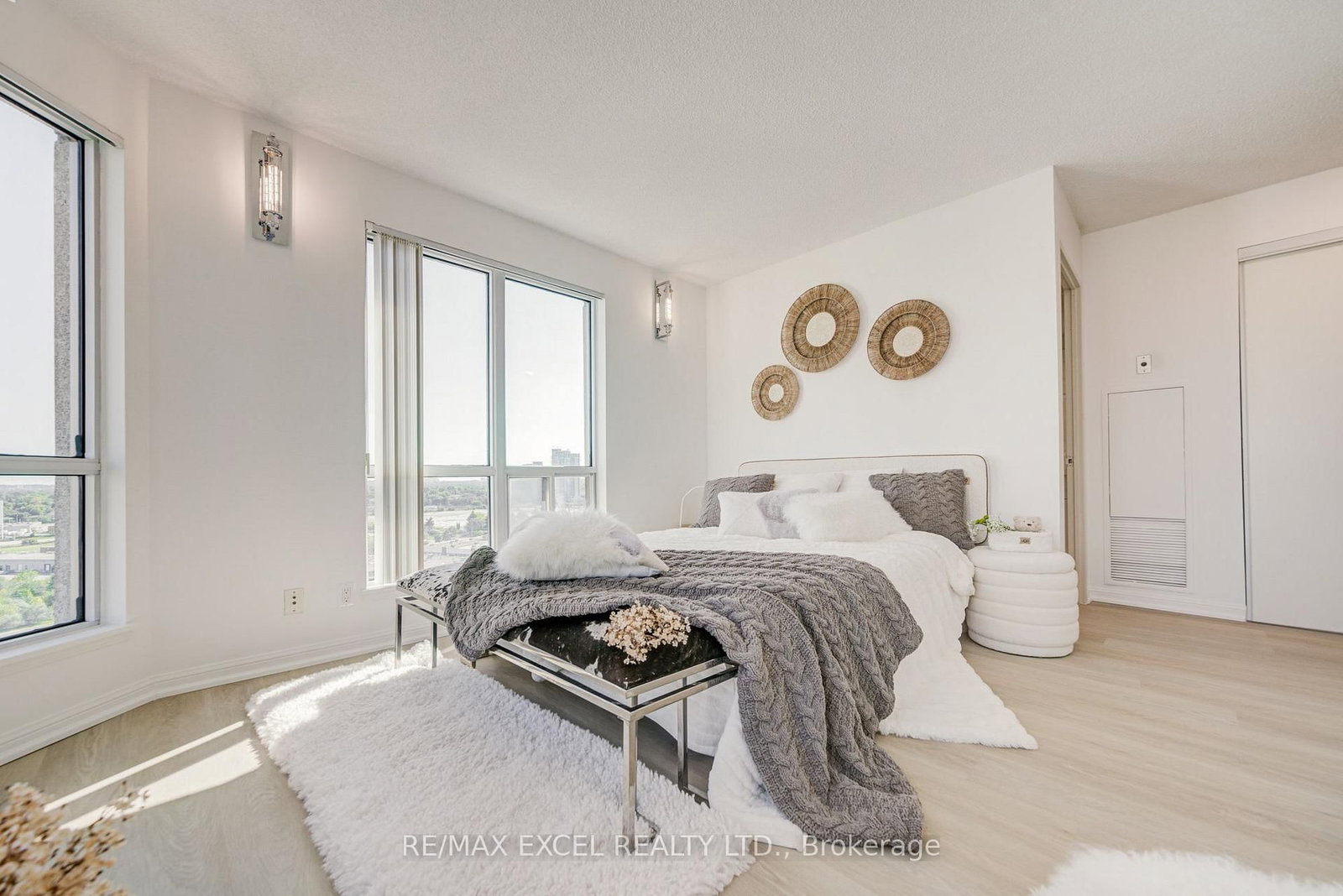 8 Lee Centre Drive • #1706 • Toronto, ON photo 25