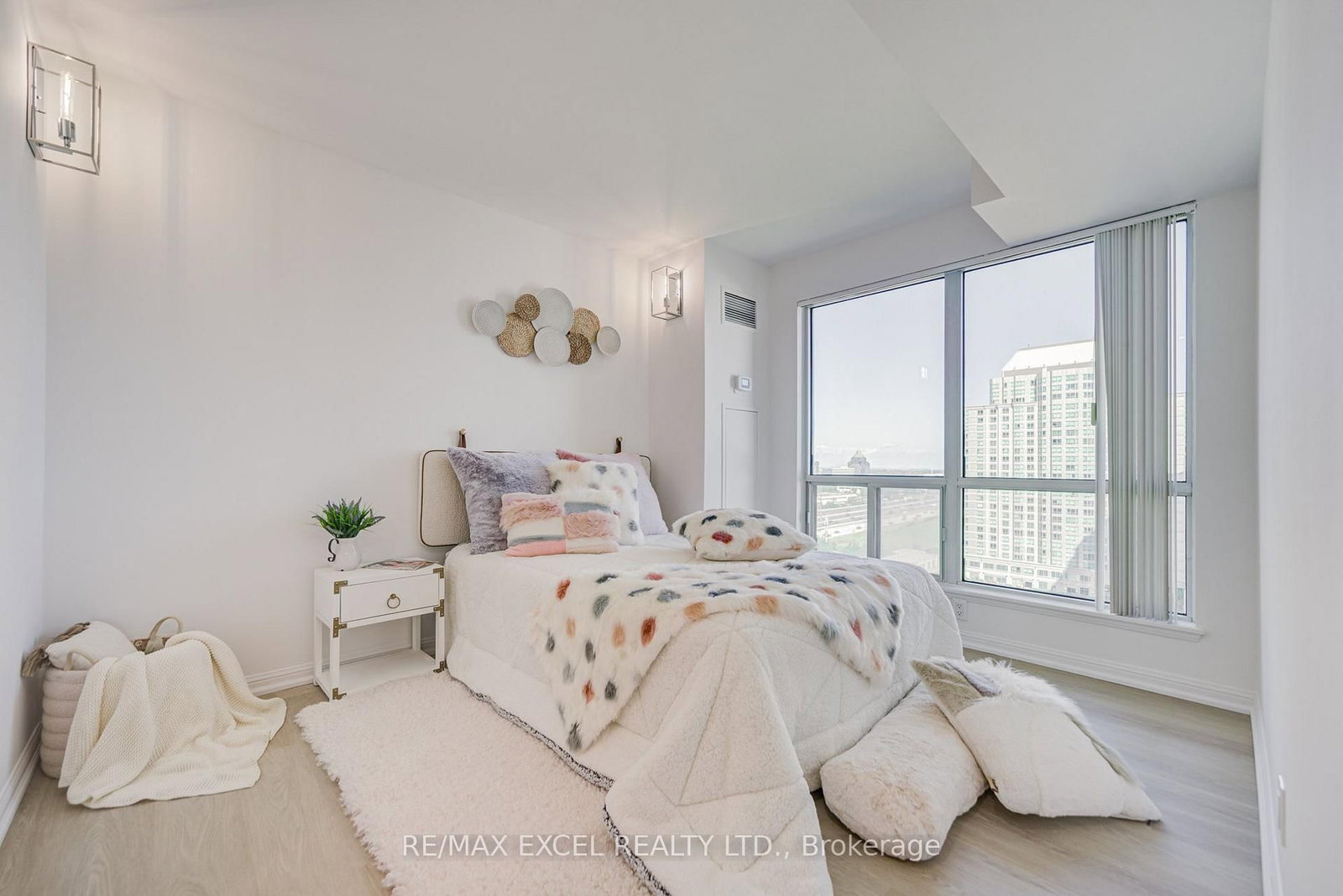 8 Lee Centre Drive • #1706 • Toronto, ON photo 32