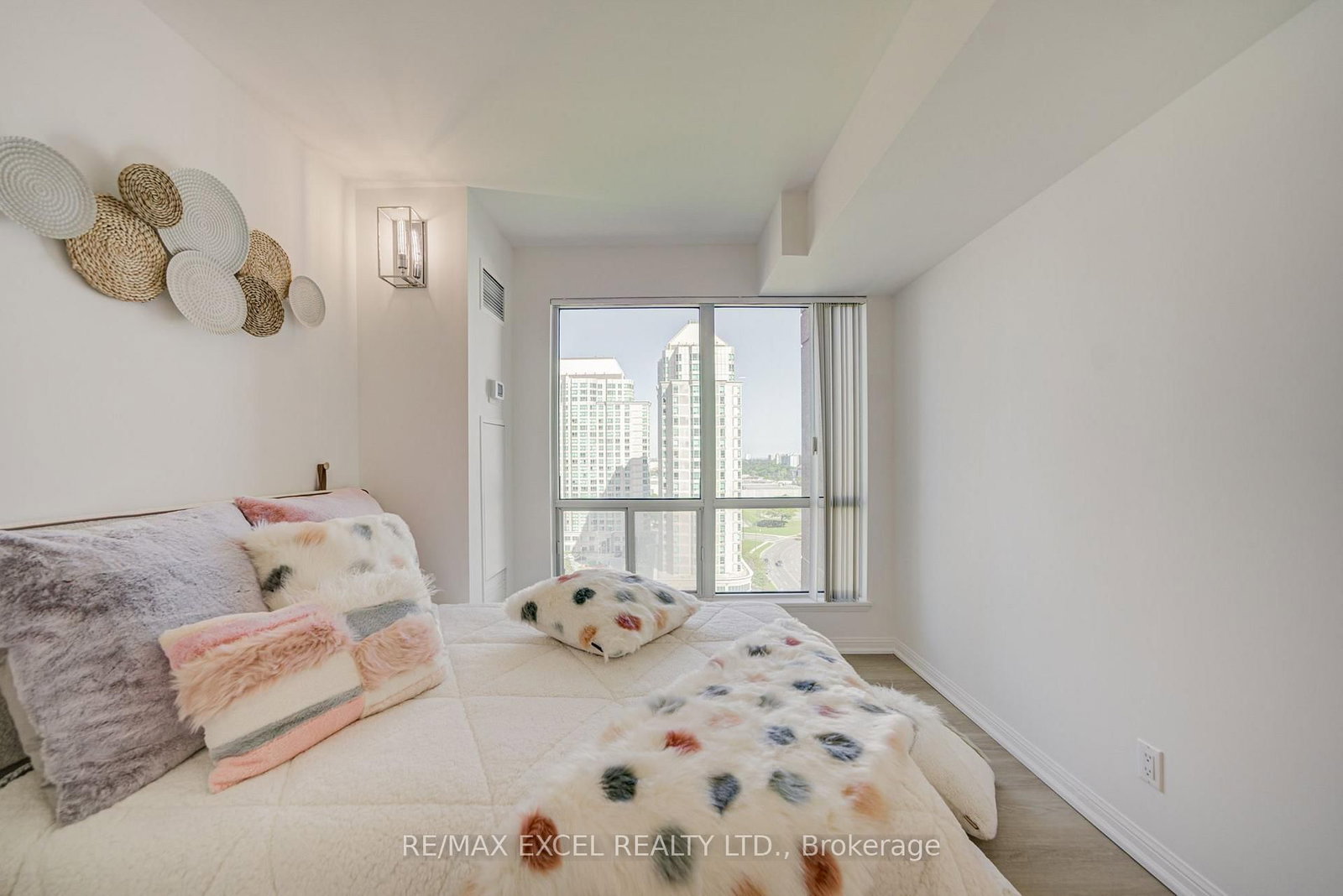 8 Lee Centre Drive • #1706 • Toronto, ON photo 33