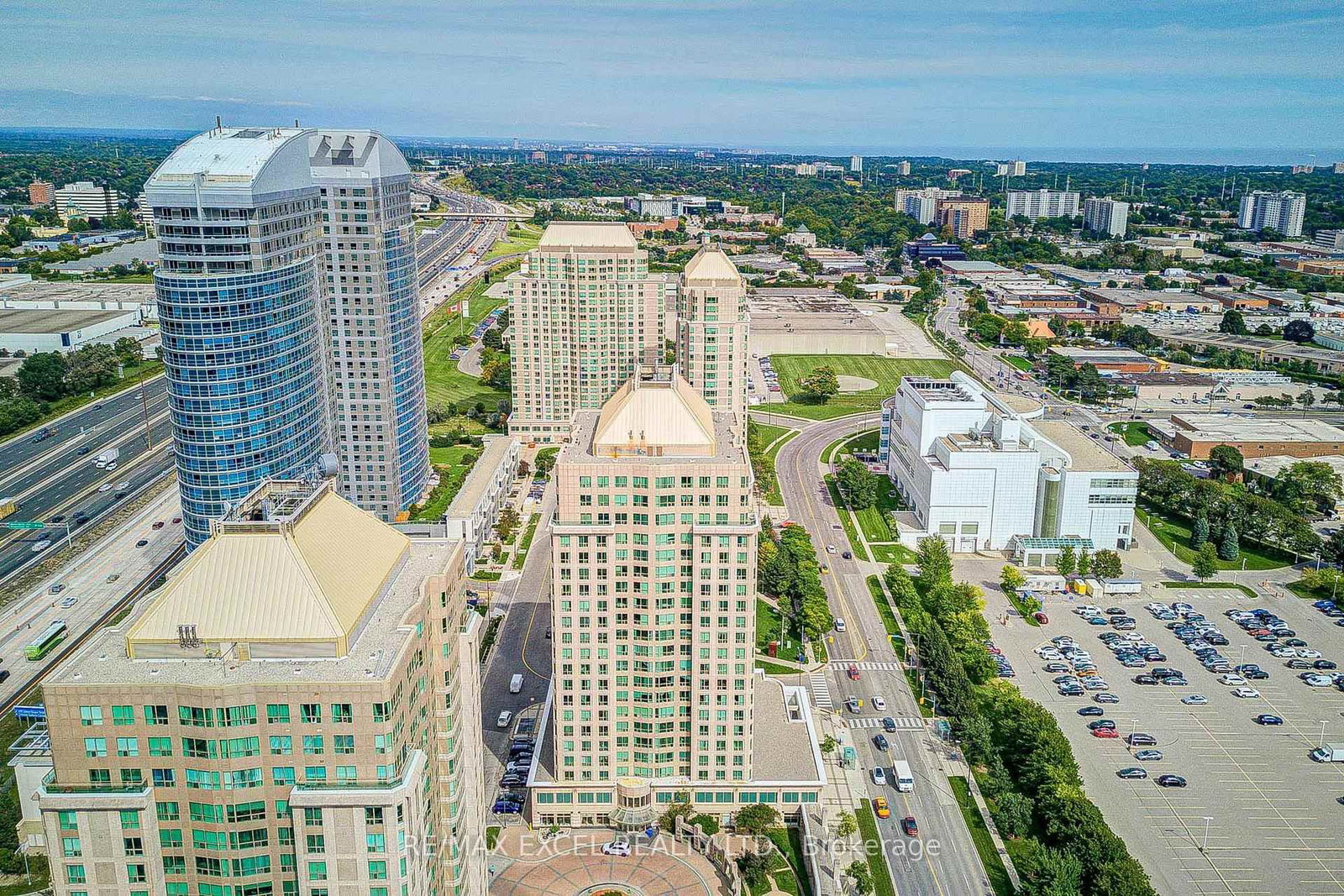 8 Lee Centre Drive • #1706 • Toronto, ON photo 40