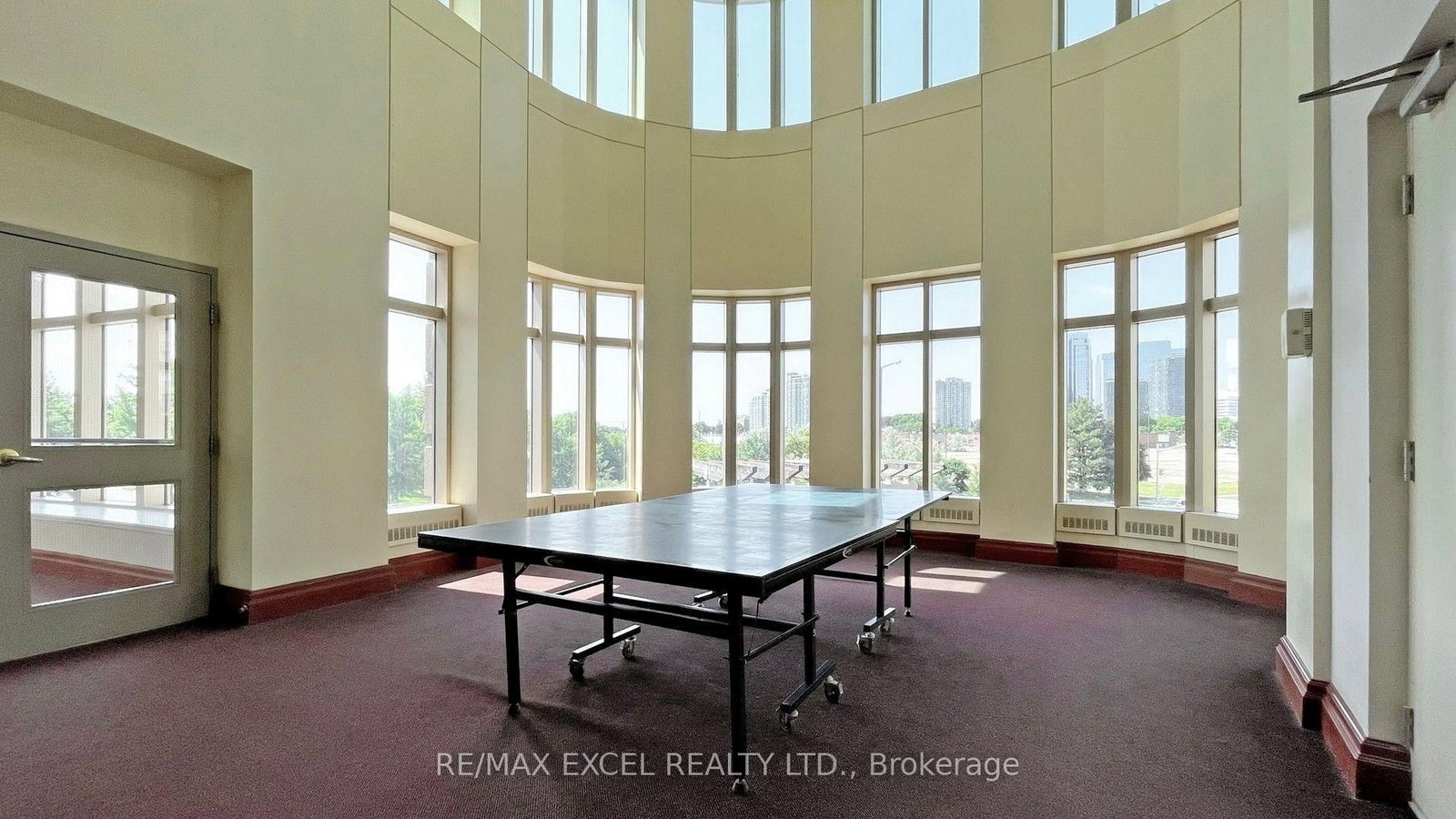 8 Lee Centre Drive • #1706 • Toronto, ON photo 44