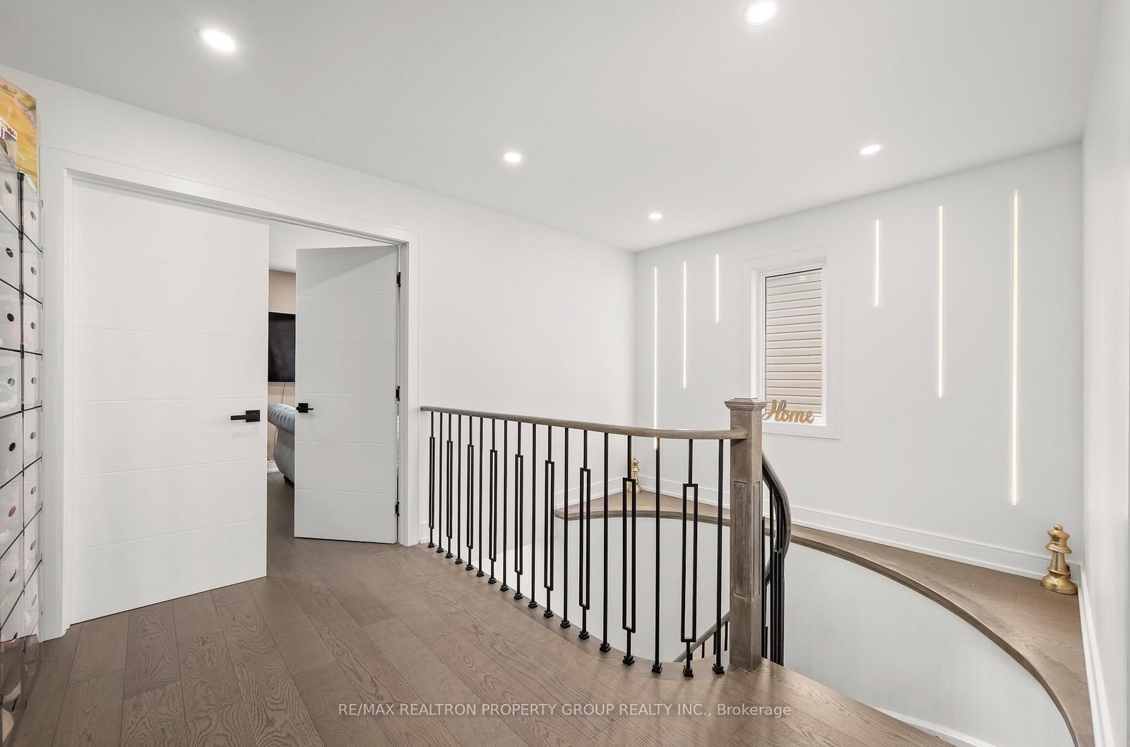 616 Flavelle Court • Pickering, ON photo 9