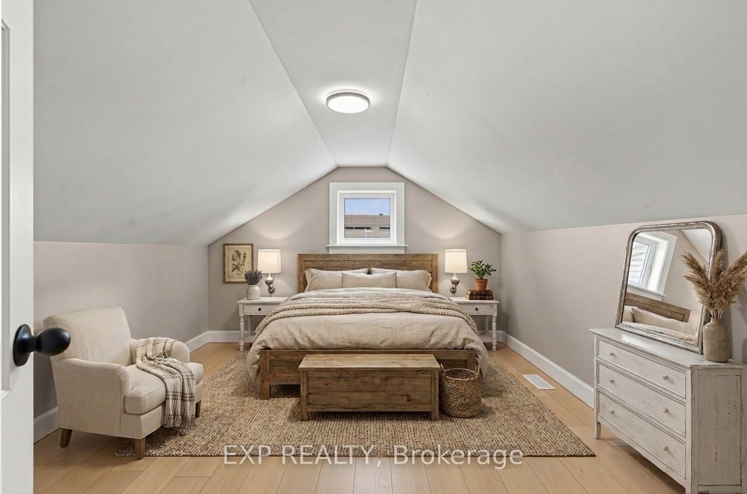 780 Oxford Street • Oshawa, ON photo 12