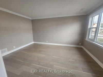780 Oxford Street • Oshawa, ON photo 2
