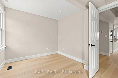 780 Oxford Street • Oshawa, ON photo 8