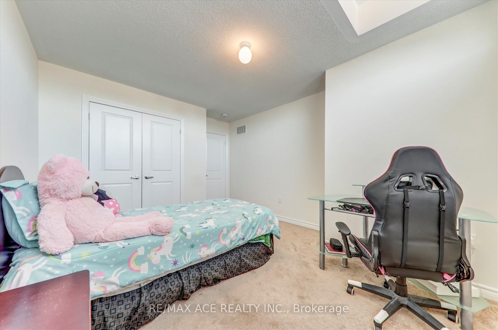 1152 Skyridge Boulevard • Pickering, ON photo 18