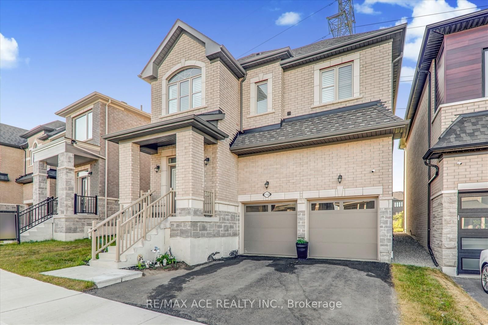 1152 Skyridge Boulevard • Pickering, ON photo 2