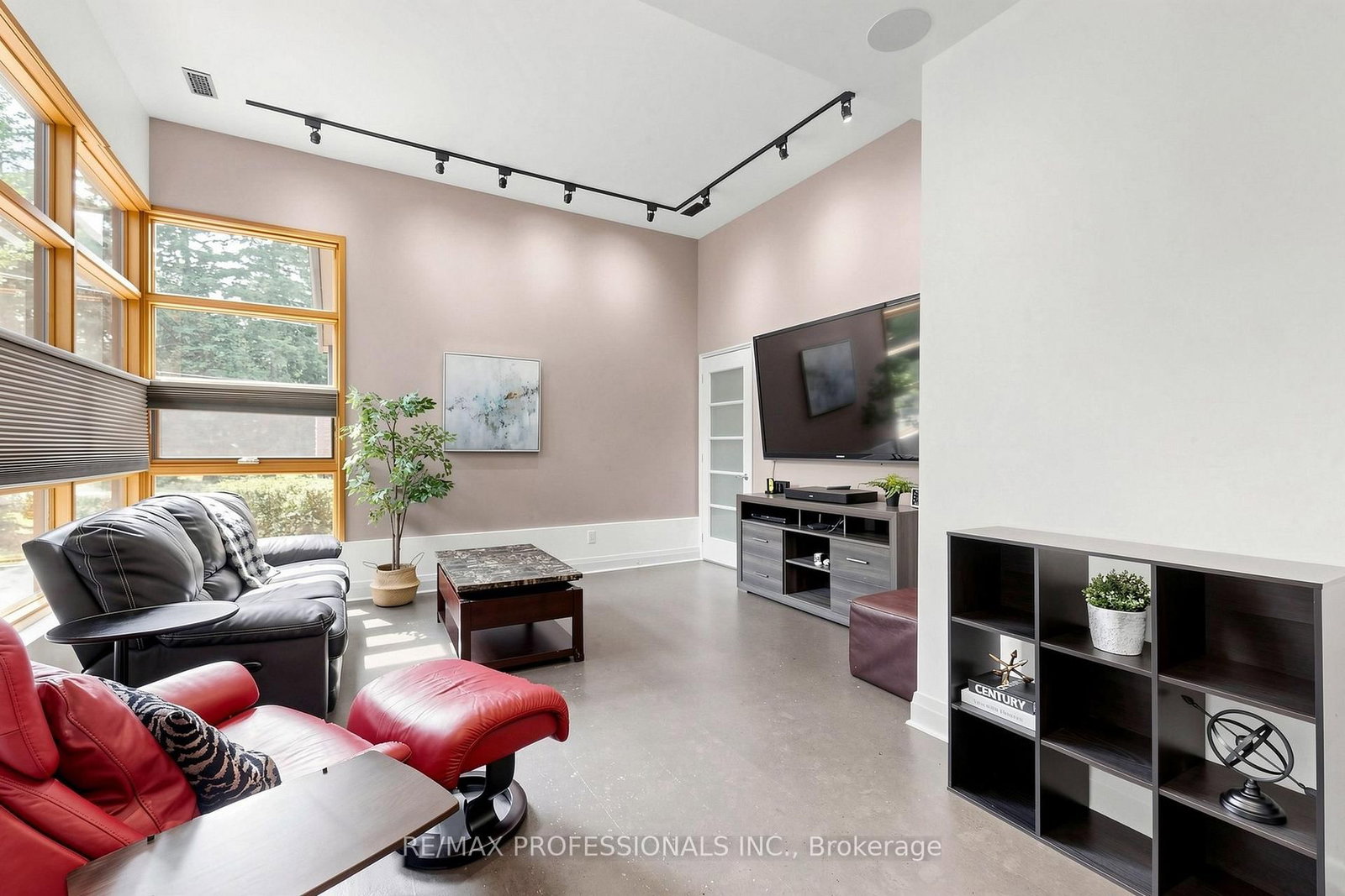 9 Annis Road • Toronto, ON photo 15