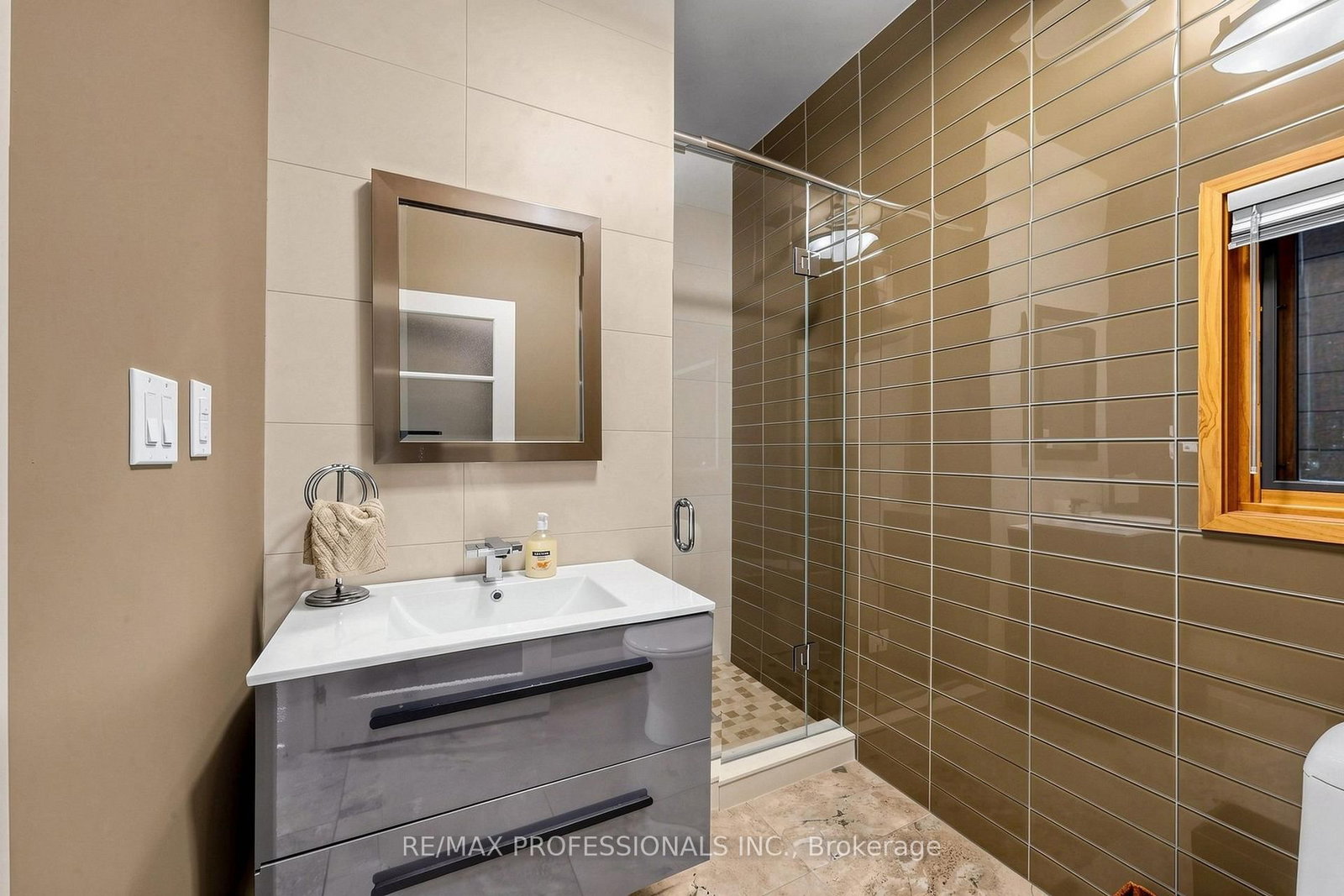 9 Annis Road • Toronto, ON photo 21