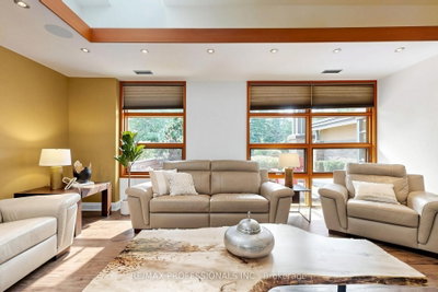 9 Annis Road • Toronto, ON photo 4