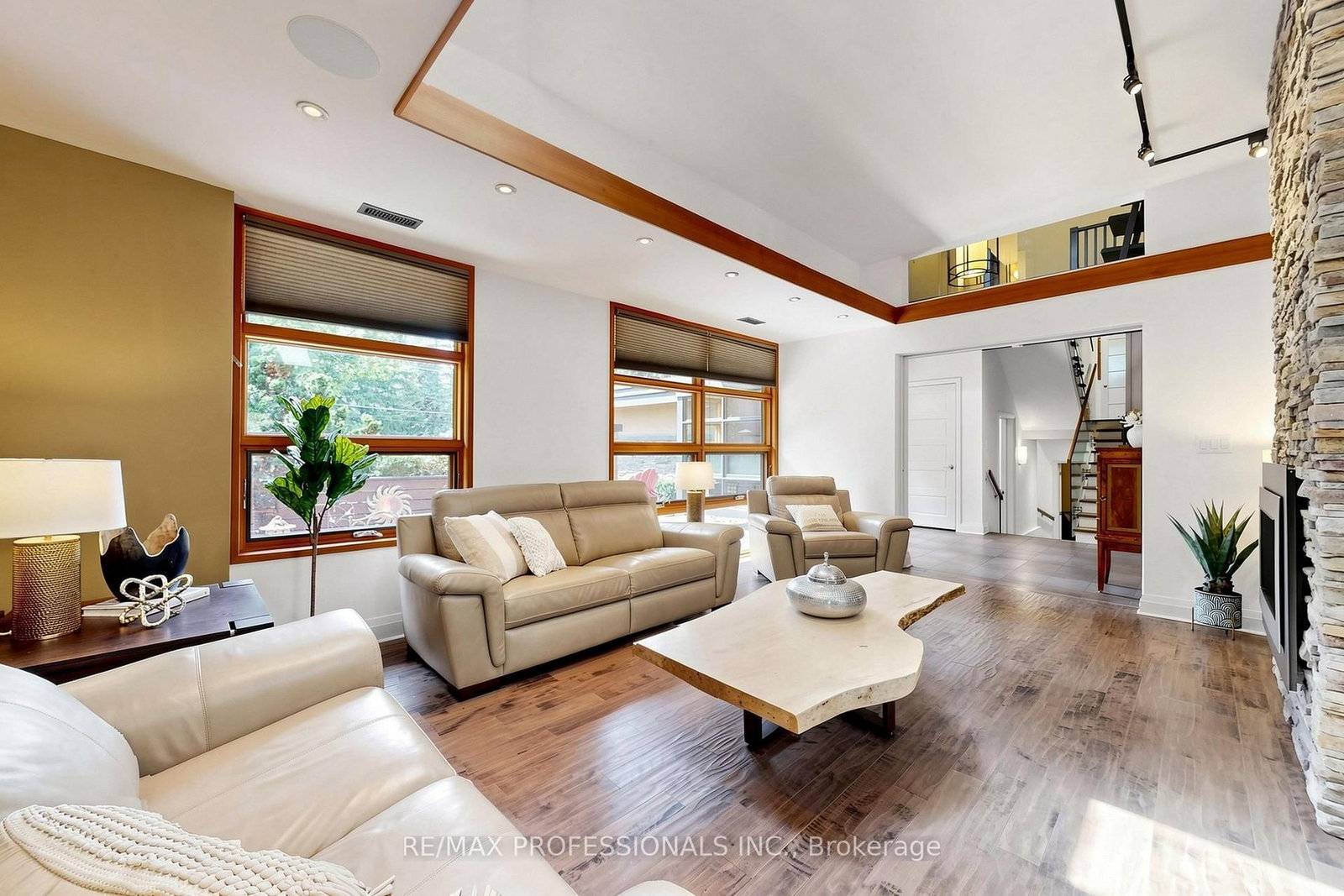 9 Annis Road • Toronto, ON photo 5