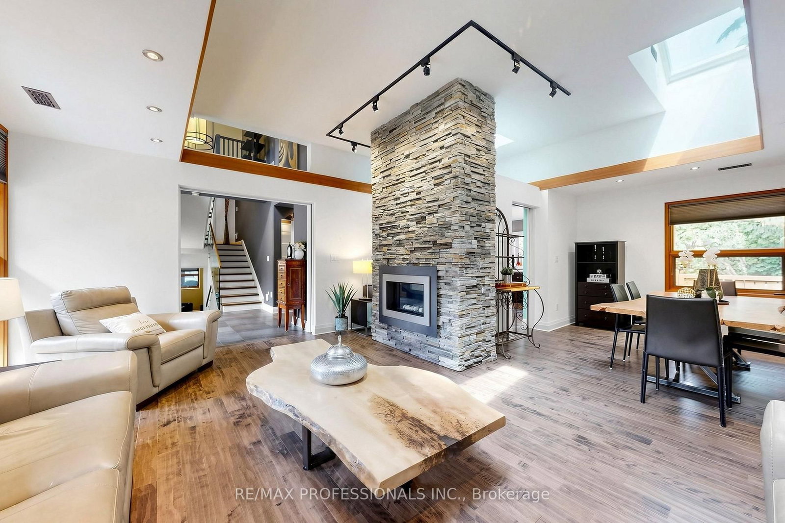 9 Annis Road • Toronto, ON photo 6