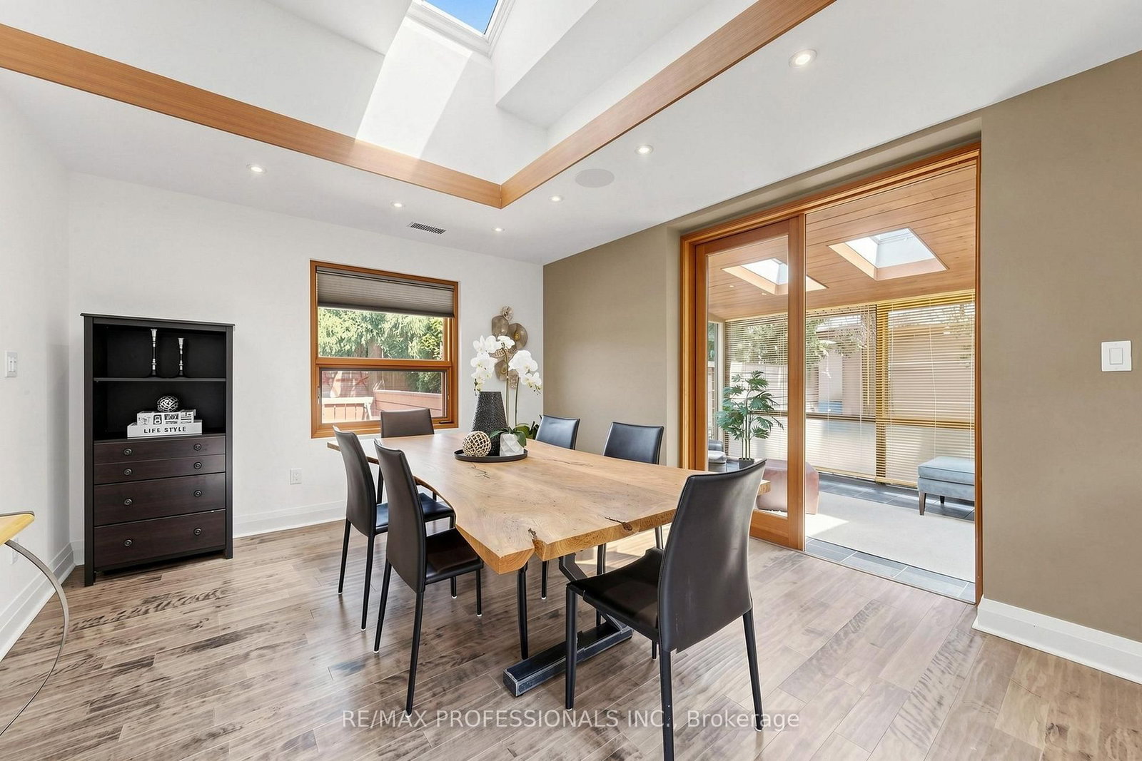 9 Annis Road • Toronto, ON photo 8