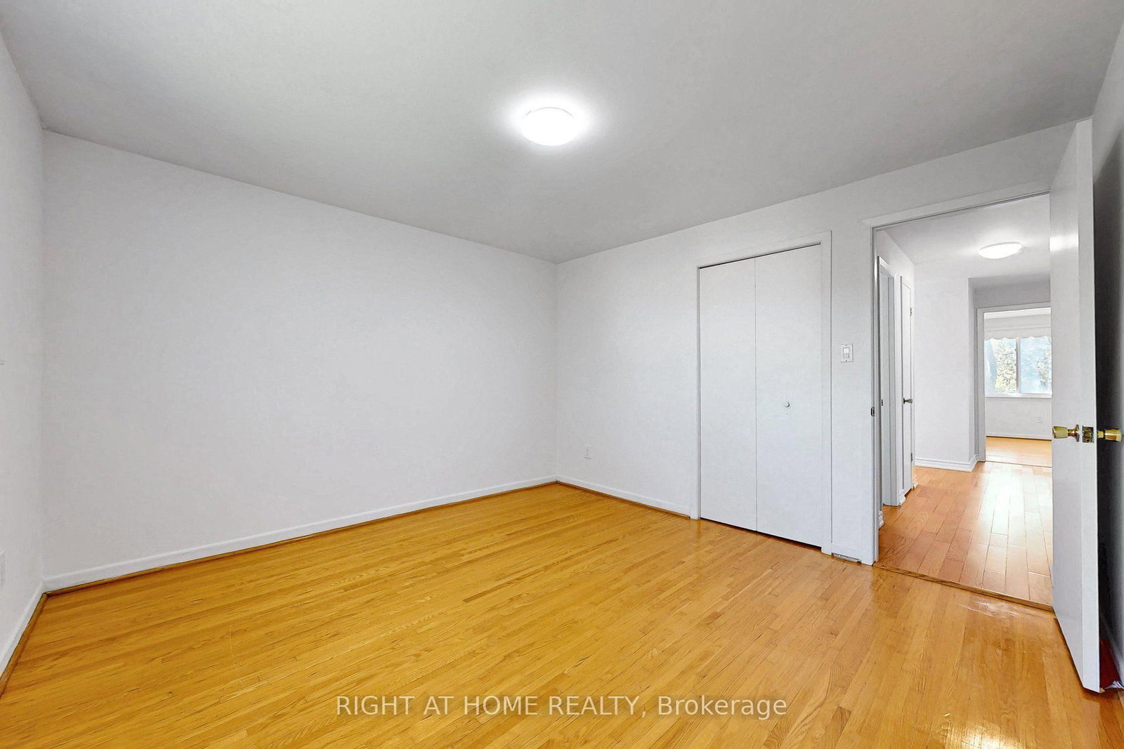 77 PEBBLEHILL Square • Toronto, ON photo 18