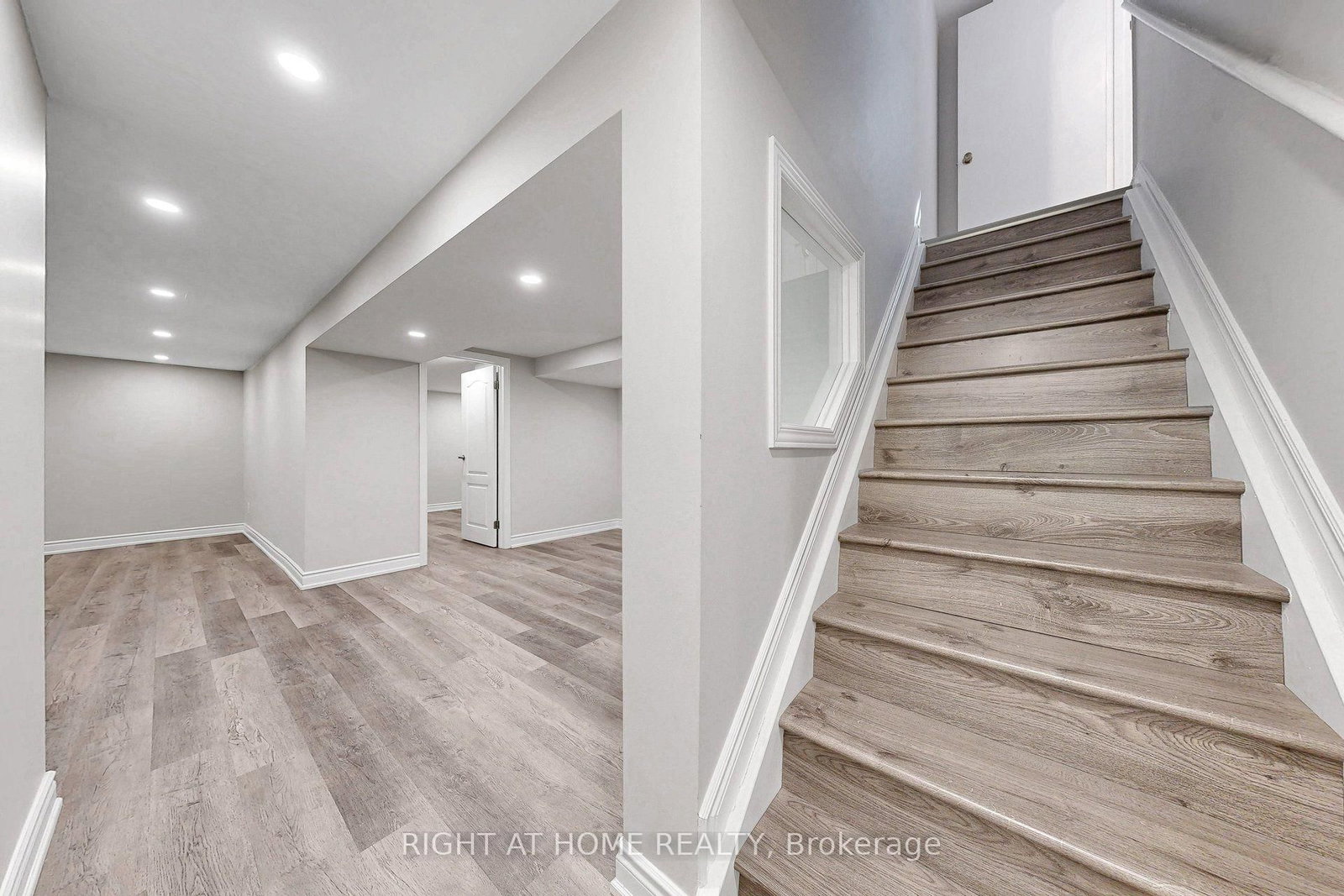 77 PEBBLEHILL Square • Toronto, ON photo 19