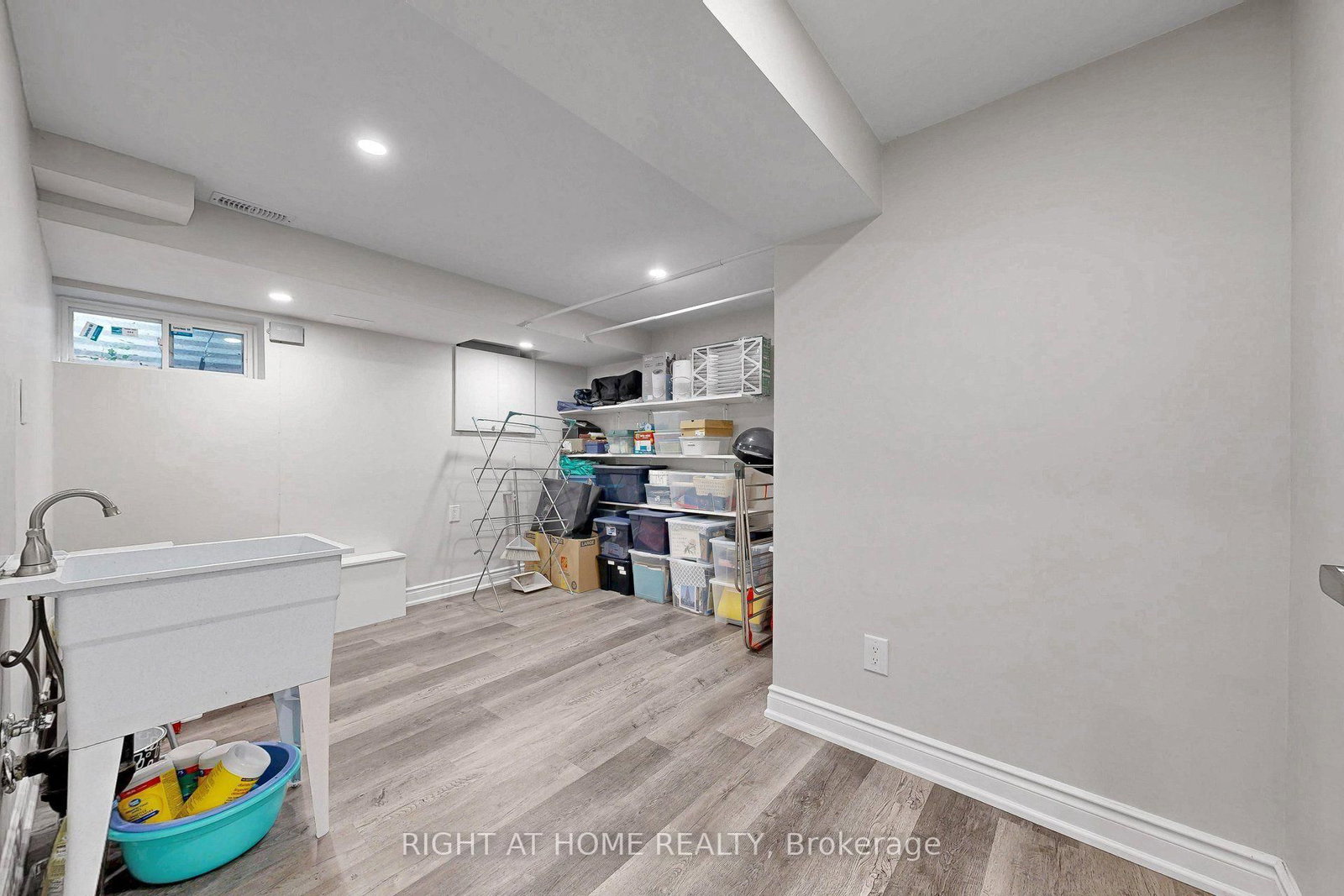 77 PEBBLEHILL Square • Toronto, ON photo 24