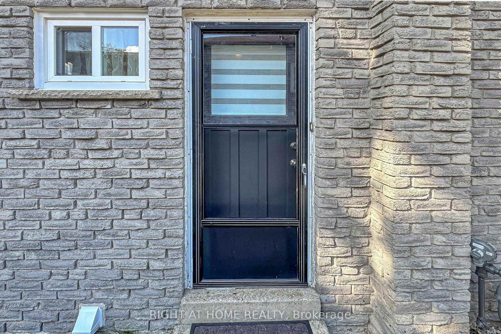 77 PEBBLEHILL Square • Toronto, ON photo 26