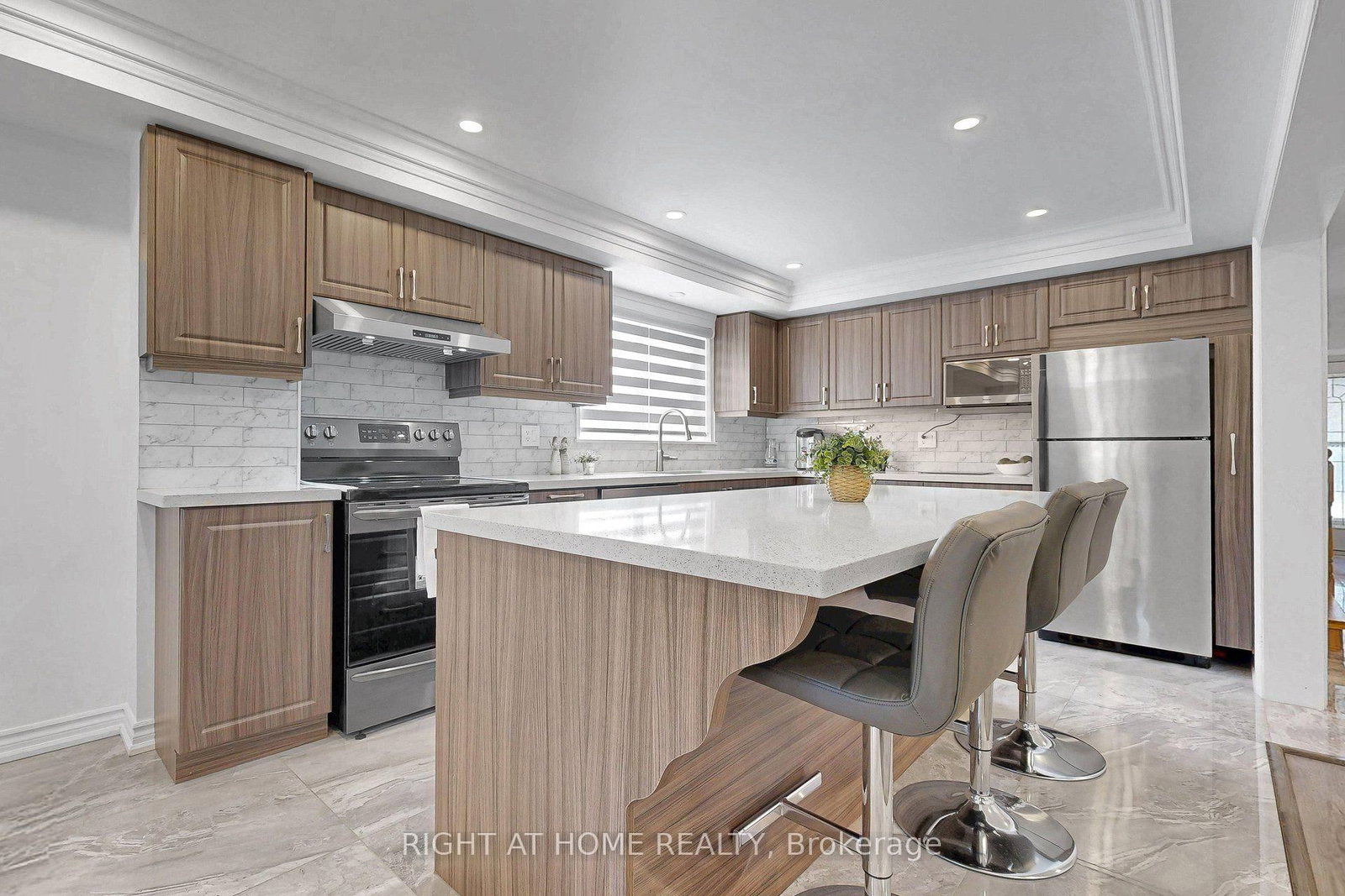 77 PEBBLEHILL Square • Toronto, ON photo 7
