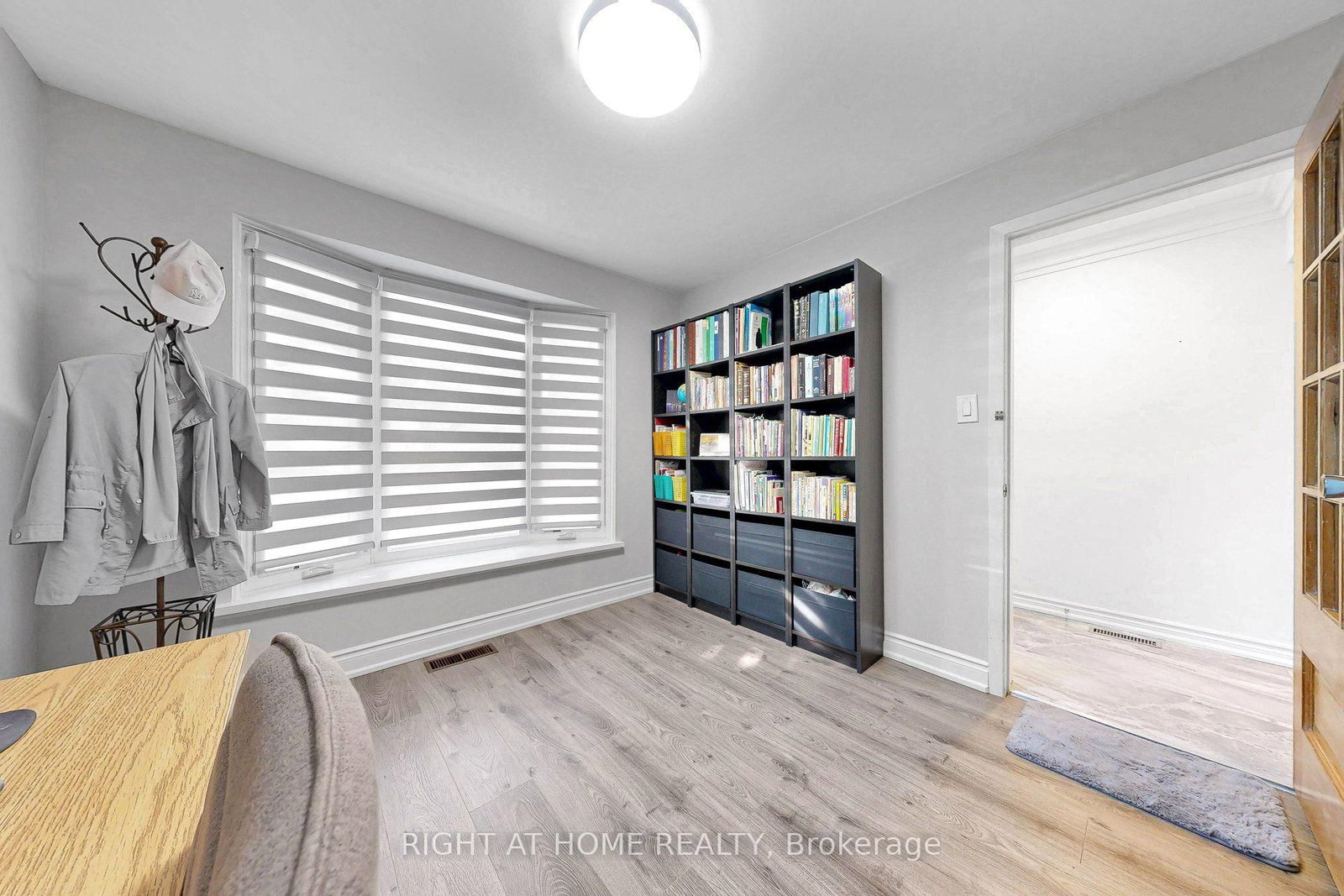 77 PEBBLEHILL Square • Toronto, ON photo 8