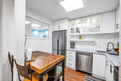 44 Falby Court • #1402 • Ajax, ON photo 6