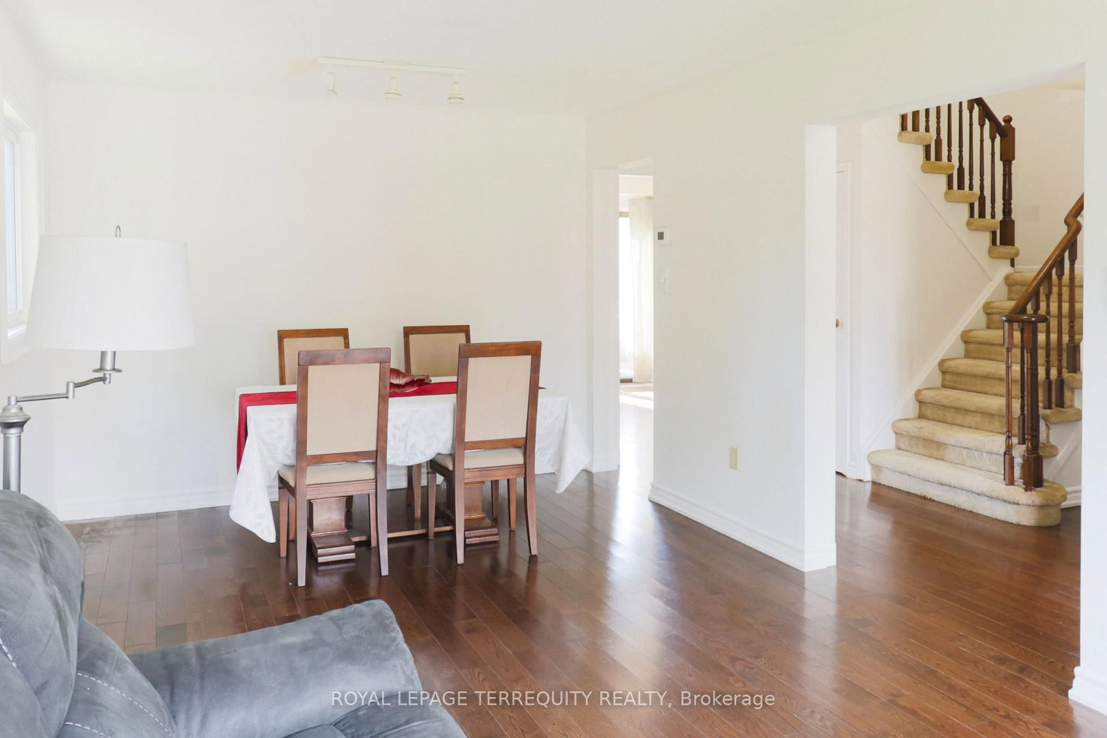 104 Gates Crescent • Ajax, ON photo 3