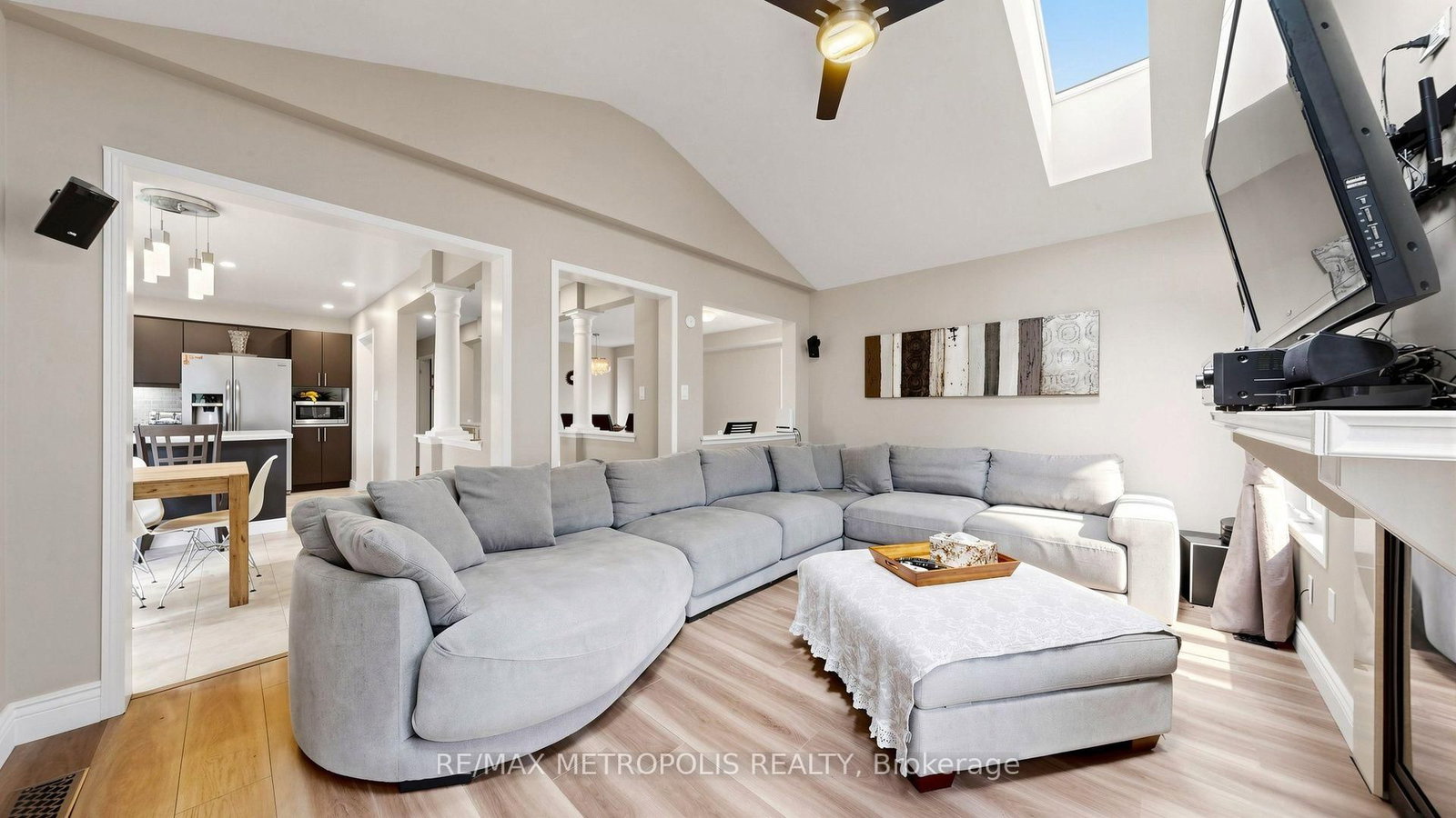 762 Mccue Drive • Oshawa, ON photo 4