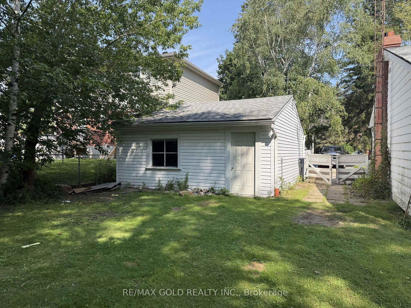 366 Beechgrove Drive • Toronto, ON photo 2