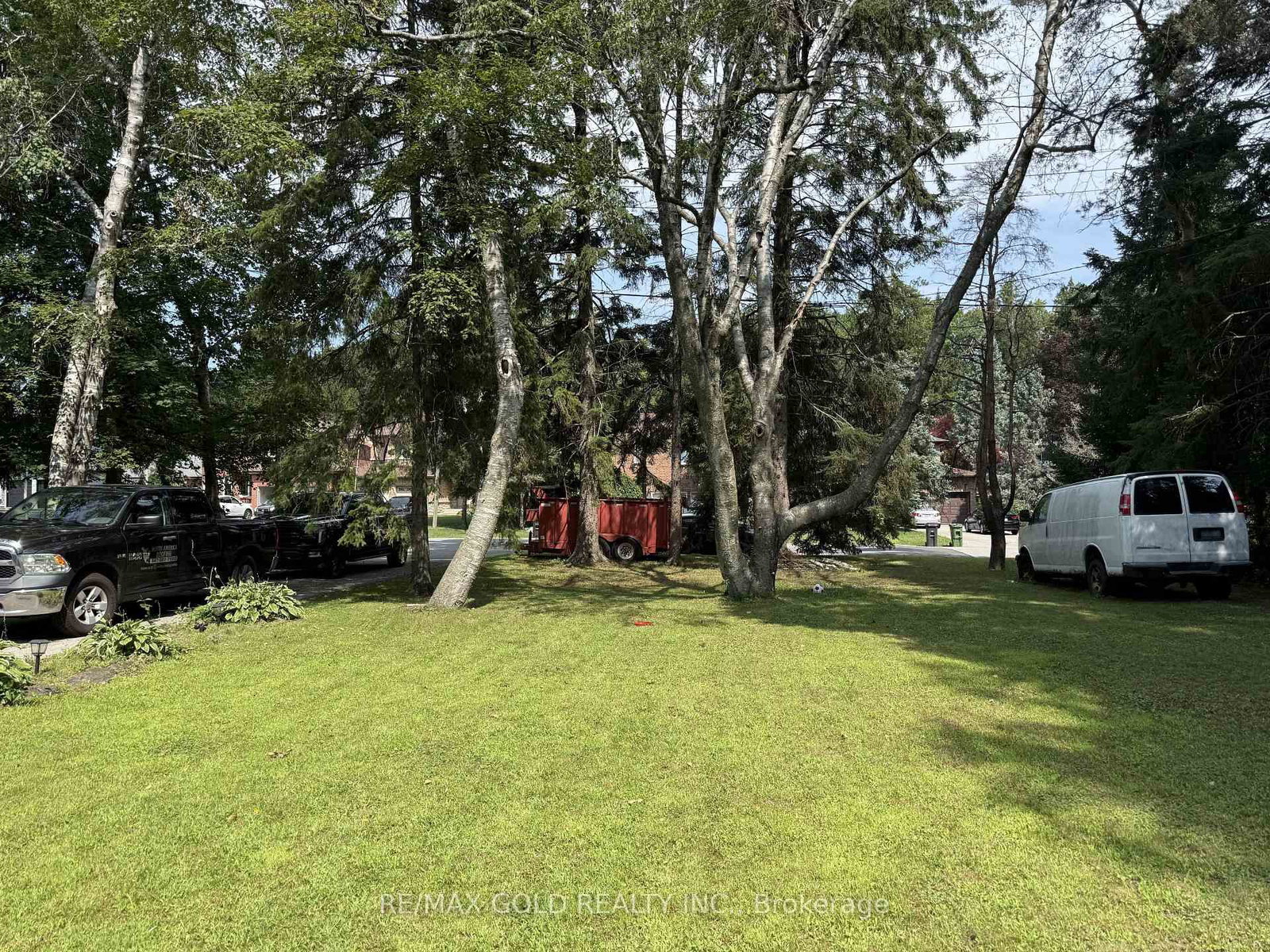 366 Beechgrove Drive • Toronto, ON photo 3