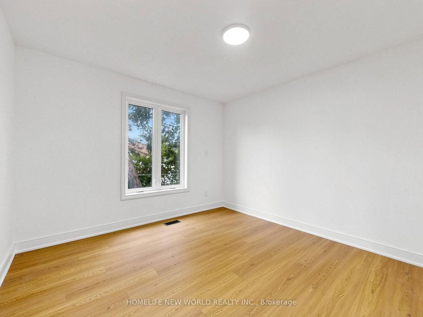 21 Lovekin Grove • Toronto, ON photo 17