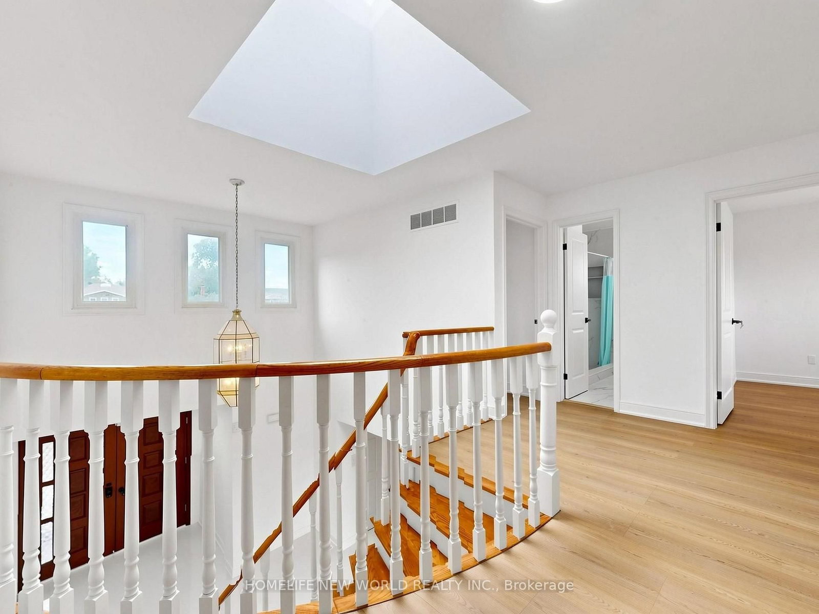 21 Lovekin Grove • Toronto, ON photo 18