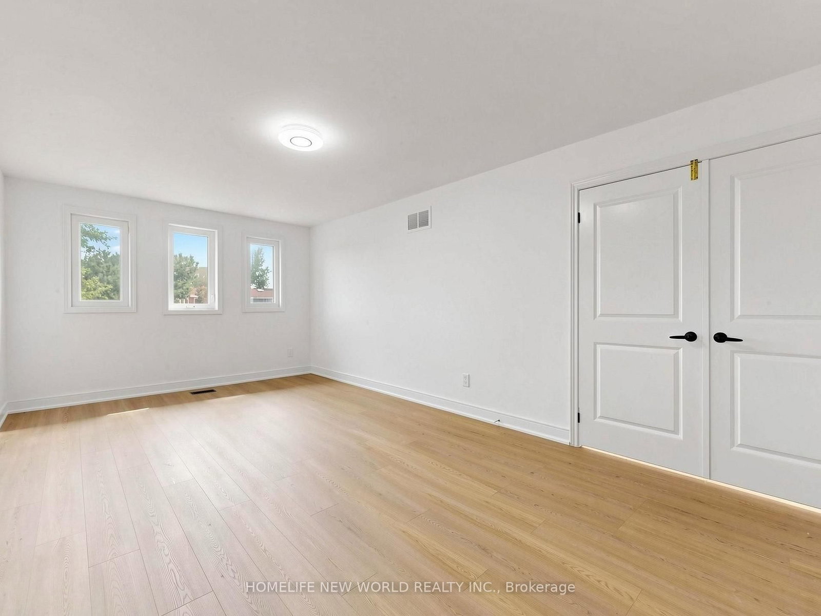 21 Lovekin Grove • Toronto, ON photo 20
