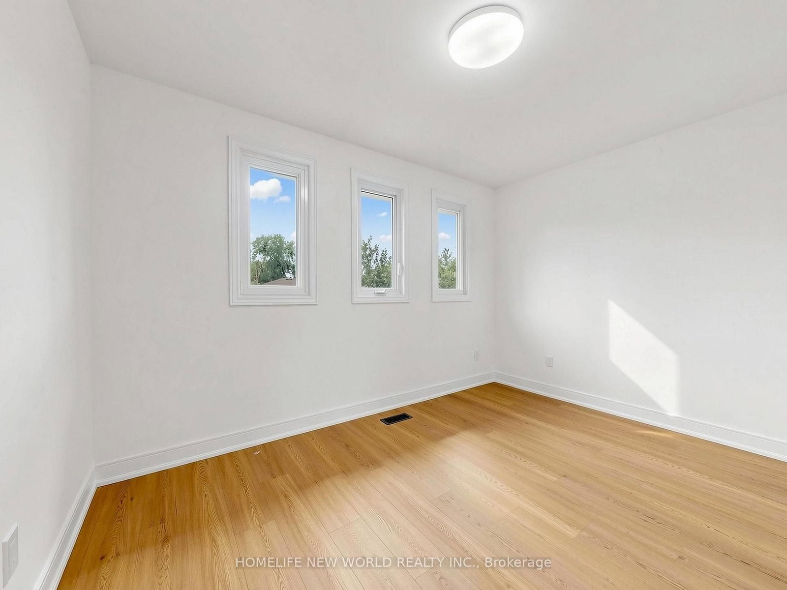 21 Lovekin Grove • Toronto, ON photo 24